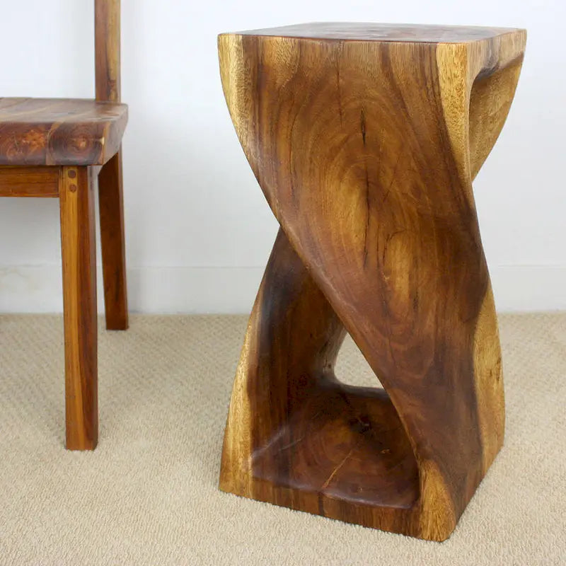 Sgabello Twist in Legno Massello 12 x 12 x 23 in – Finitura Olio Noce