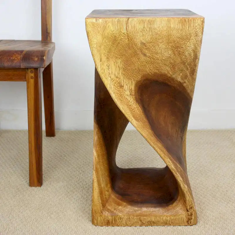 Sgabello Twist in Legno Massello 12 x 12 x 23 in – Finitura Olio Noce