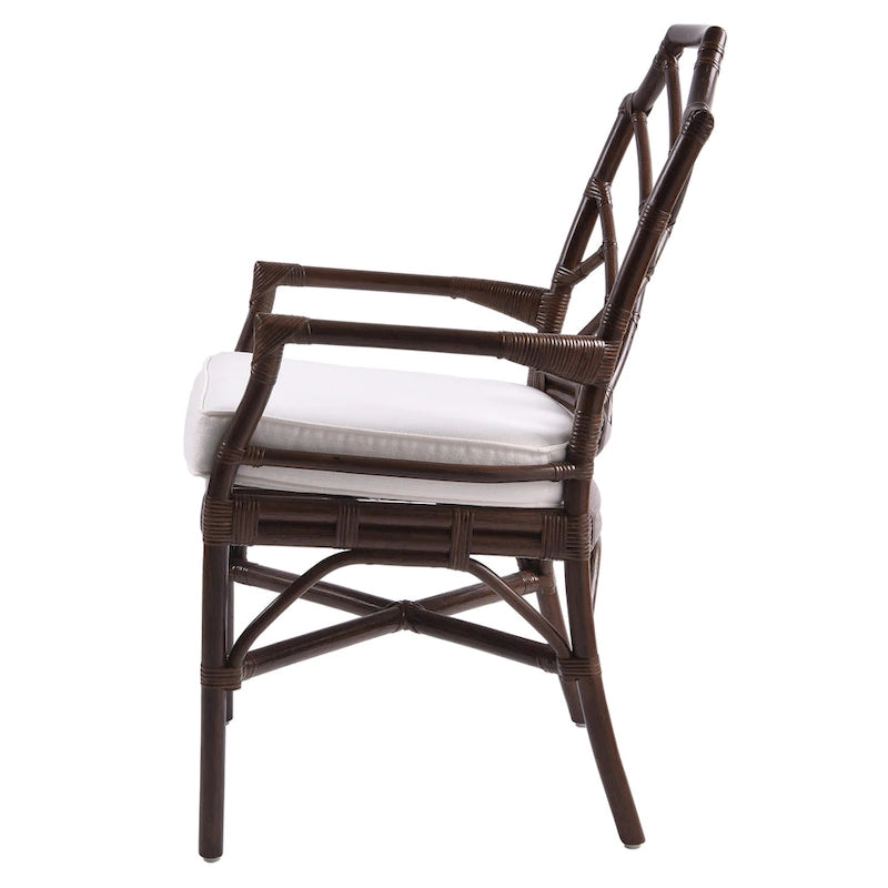 Poltrona in rattan con design Chippendale cinese