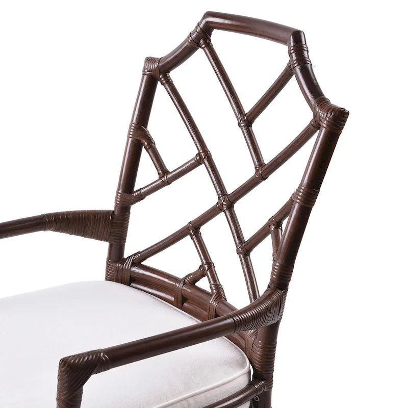 Poltrona in rattan con design Chippendale cinese
