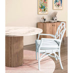 Poltrona in rattan con design Chippendale cinese