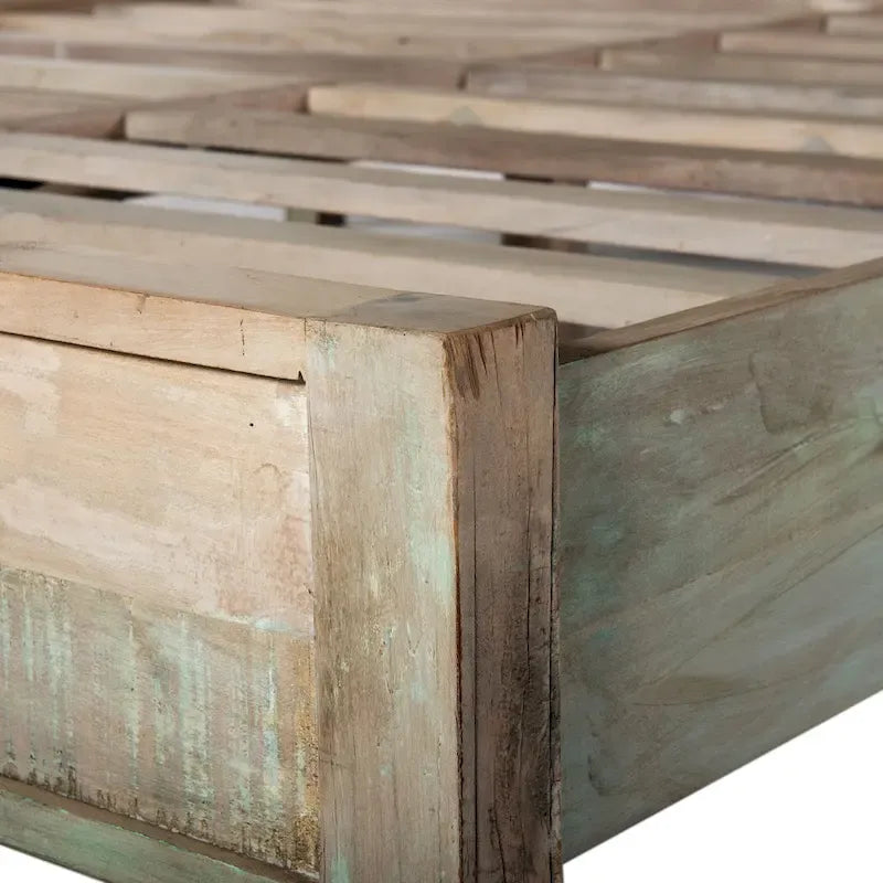 Letto in legno di teak di recupero con testiera geometrica a esagoni