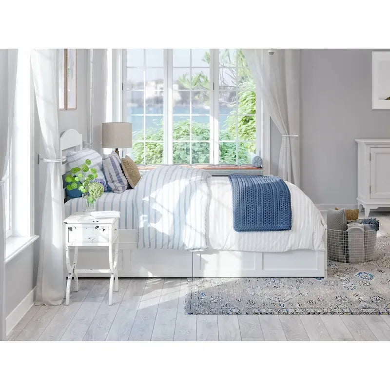 Letto a piattaforma con pediera e 2 cassetti portaoggetti